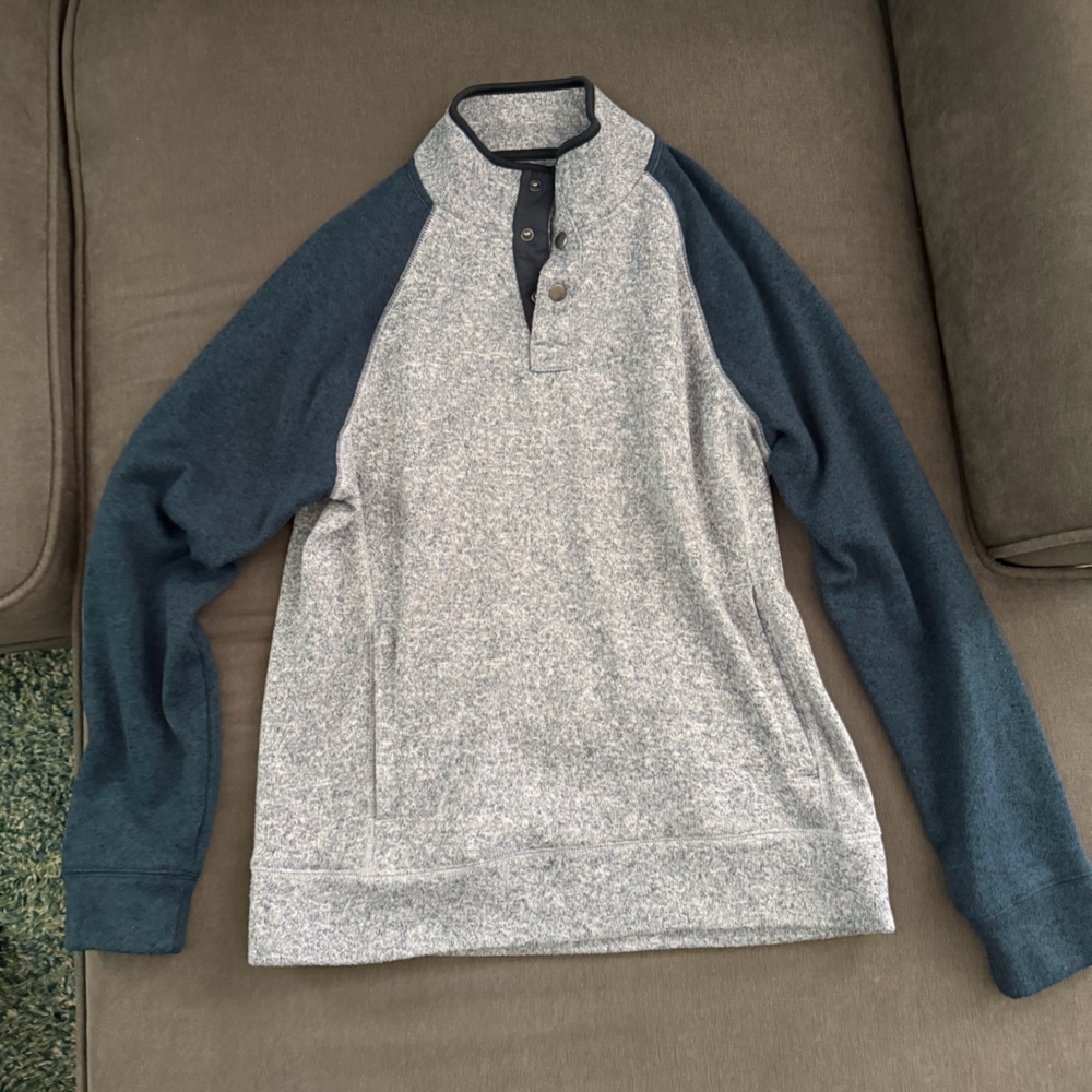 Sonoma Men's Heather Gray and Navy Sweater. Size medium